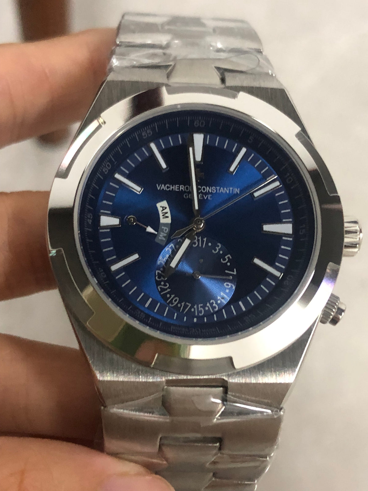Luxury Automatic Mechanical Watch for Men Wristwatch Stainless Steel Date Overseas 41mm