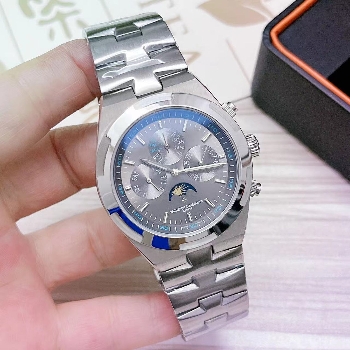 Luxury Automatic Mechanical Watch for Men Wristwatch Stainless Steel Moonphase Overseas 41mm