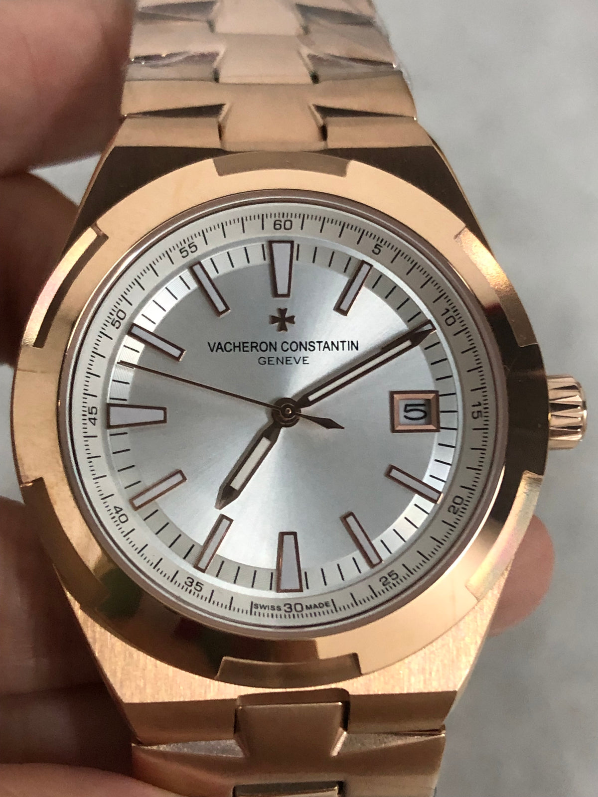 Luxury Automatic Mechanical Watch for Men Wristwatch Stainless Steel Date Overseas 41mm