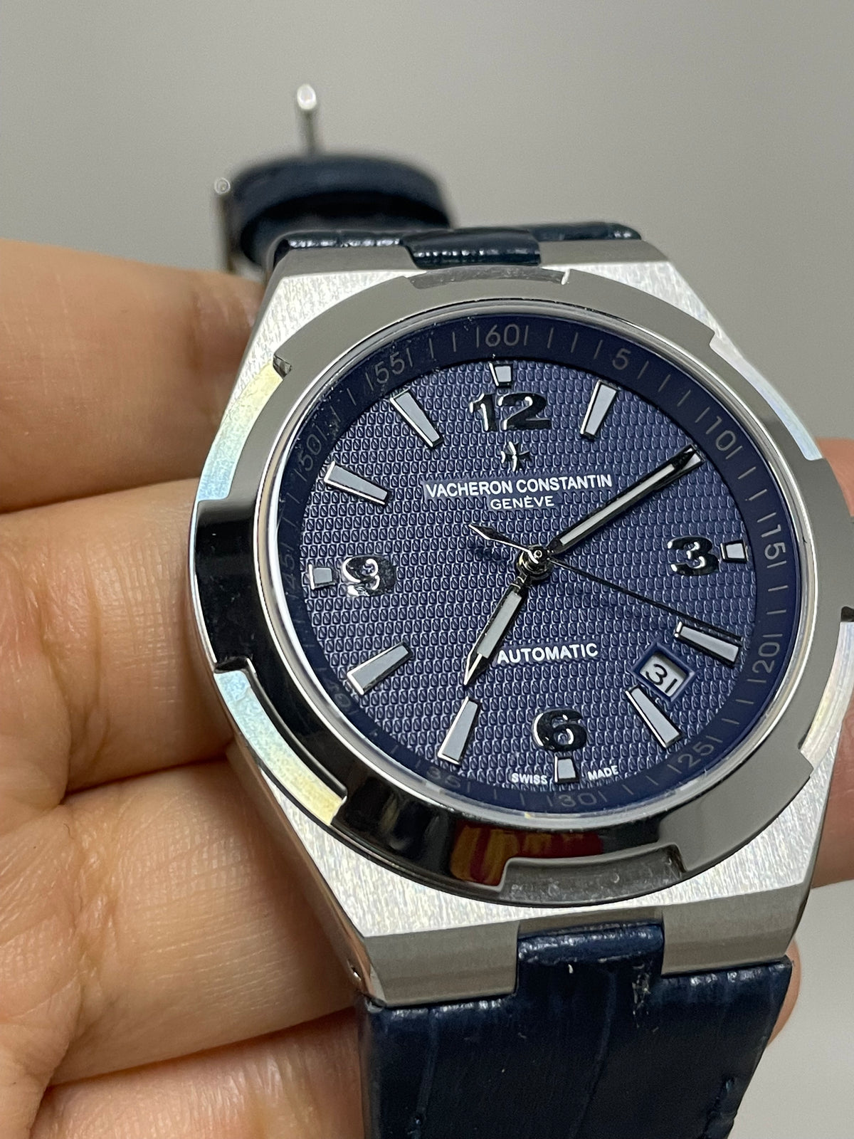Luxury Automatic Mechanical Watch for Men Wristwatch Stainless Steel Date Overseas 41mm