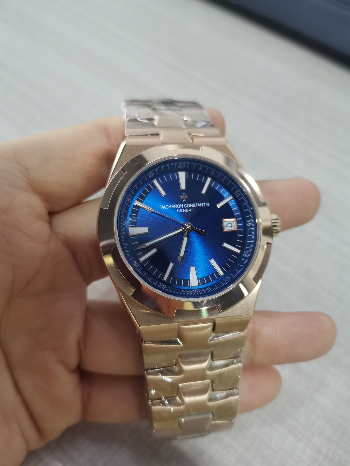 Luxury Automatic Mechanical Watch for Men Wristwatch Stainless Steel Date Overseas 41mm